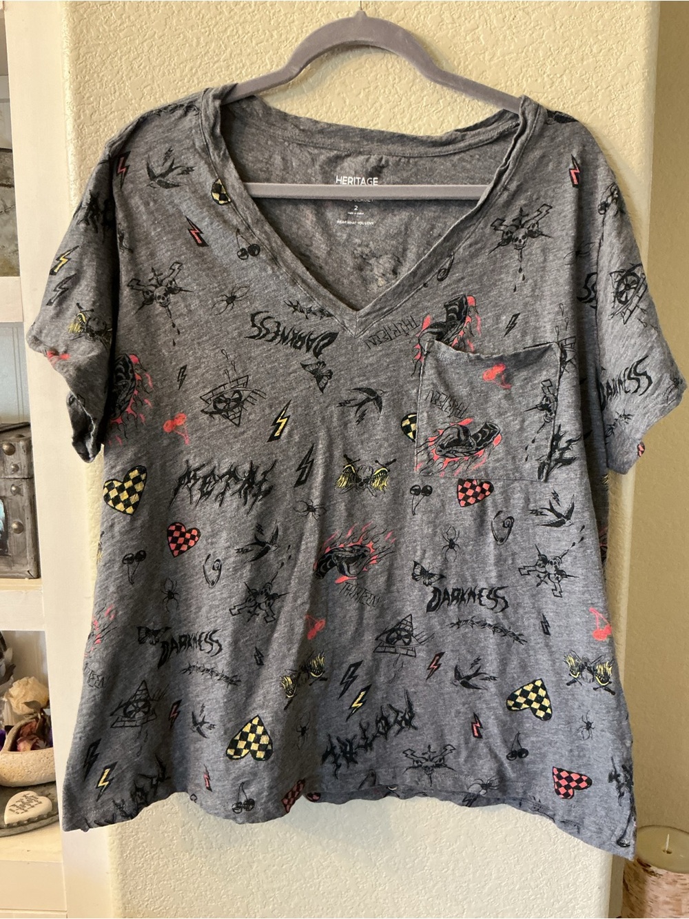 Torrid Heritage Women’s Gray Graphic V-Neck Pocket Tee 2X
